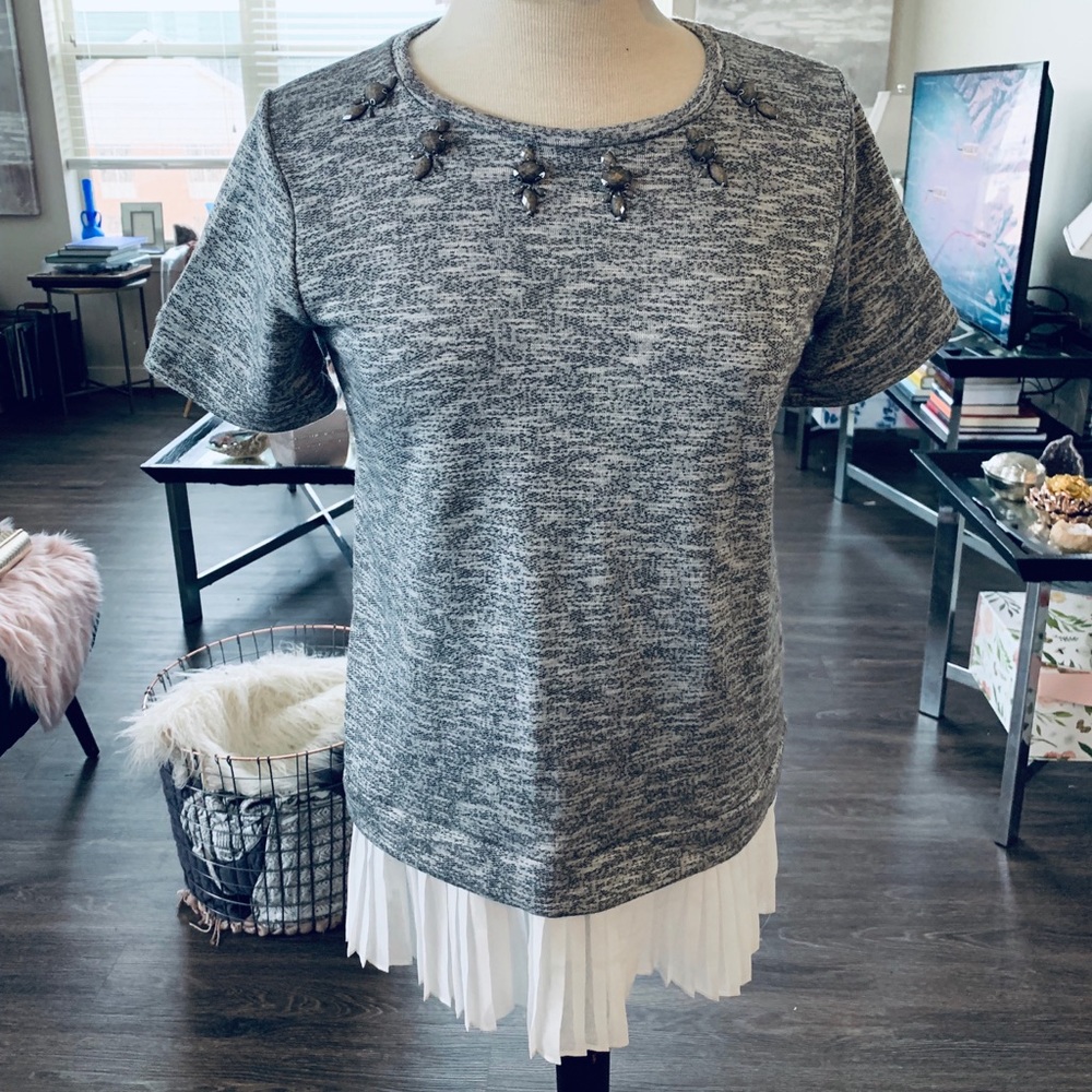 MOVING SALE 🎉 Pretty Work Blouse ✨